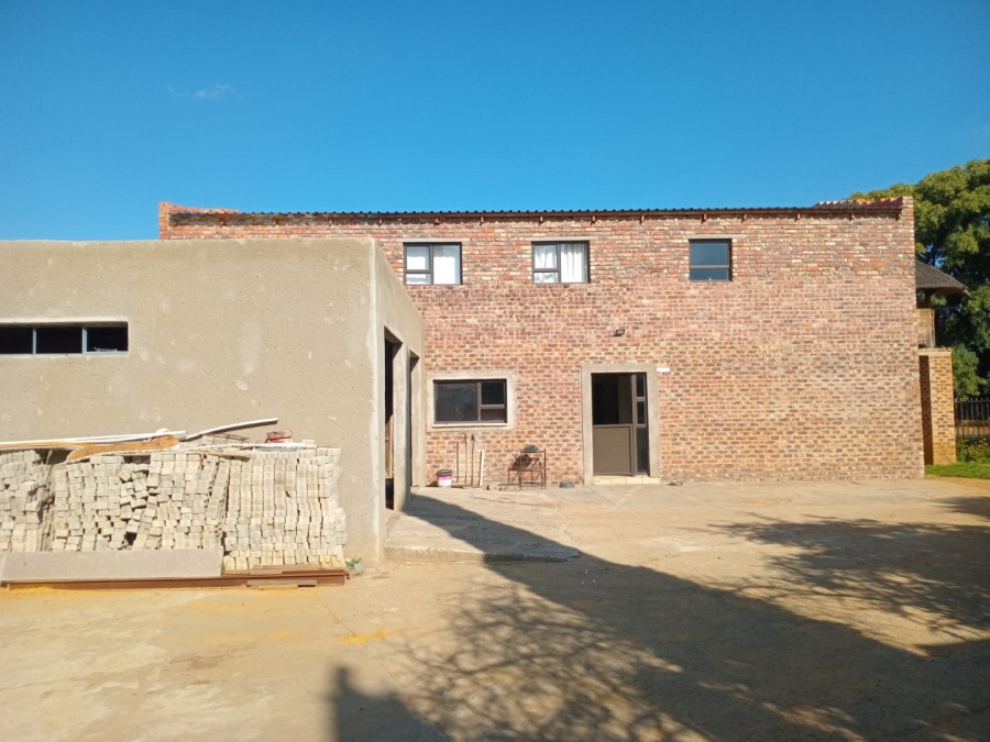 5 Bedroom Property for Sale in Bloemhof North West